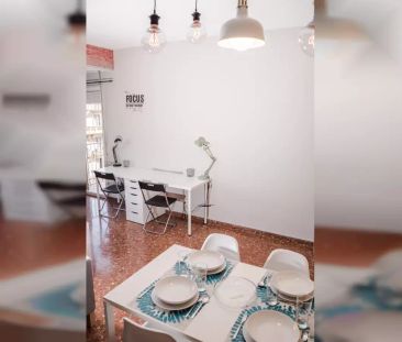 Cozy room for rent in 3-bedroom apartment in La Dreta de l'Eixample - Foto 6