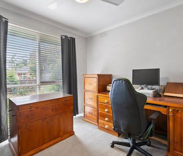 Comfort, space and superb car accommodation - Photo 5