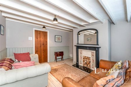 2 bedroom semi-detached house to rent - Photo 2