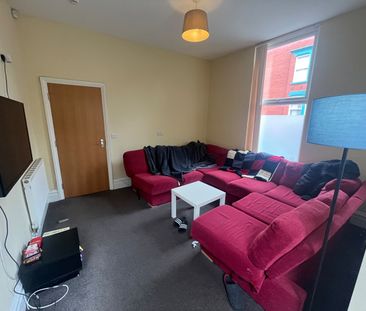 Room in a Shared Flat, Hollybank Road, L18 - Photo 1