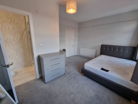 4 Bed Student Accommodation - Photo 3