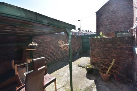 3 Bed - Trewitt Road, Heaton - Photo 3