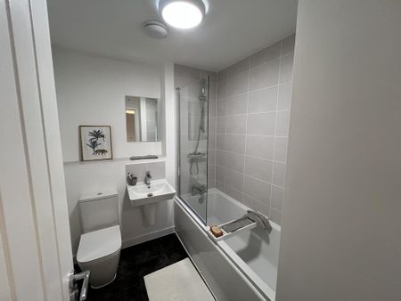 3 bedroom semi-detached house to rent - Photo 4