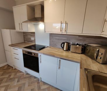 2 bedroom flat to rent - Photo 4