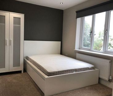 1 bedroom in a house share to rent - Photo 4