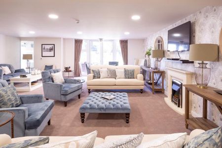 1 bedroom retirement property to rent - Photo 2