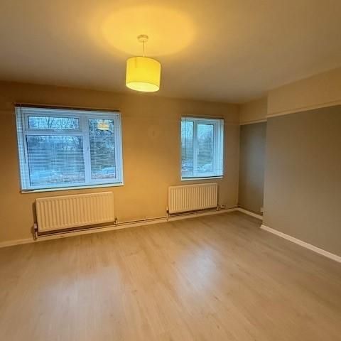 3 bedroom flat to rent - Photo 1