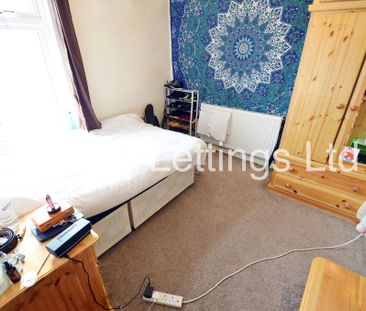 5 Bedroom Mid Terraced House for rent in Royal Park Terrace - Photo 2