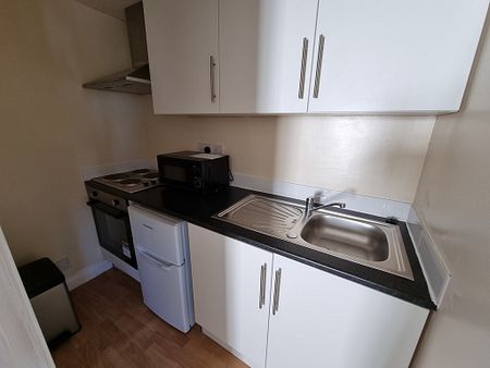 1 Bed Student Accommodation - Photo 3