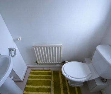 3 bedroom semi-detached house to rent - Photo 6