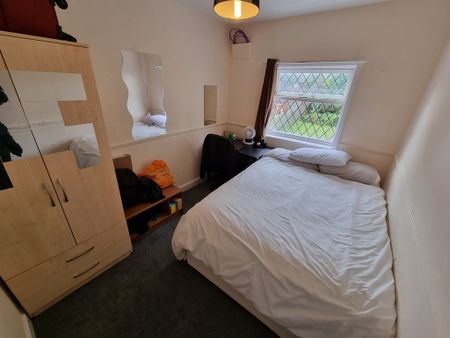 4 Bed Student Accommodation - Photo 5