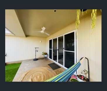 Modern 4 Bedroom Family Home in Quiet area - Photo 6