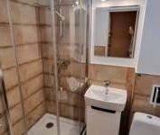 Kawalerka z CO w samym centrum, wysoki parter! - Zdjęcie 4