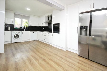 3 bedroom terraced house to rent - Photo 3