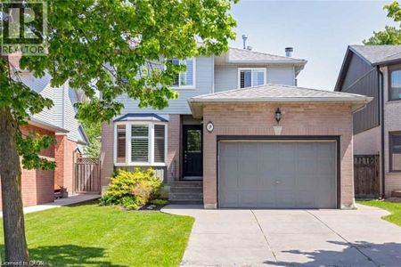19 BEACHGROVE Crescent, Hamilton, Ontario, L8J2N8 - Photo 4