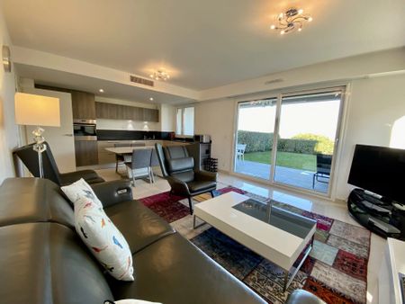 Location Appartement 4 pièces 98m² ANTIBES 06600 - Photo 4