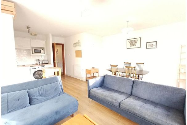 2 bed flat for rent in Goldenacre - Photo 1