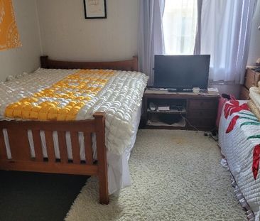 OTAHUHU, 6 BEDROOMS - Photo 2
