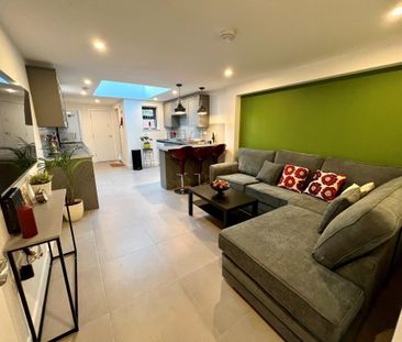 1 bedroom in a house share to rent - Photo 1