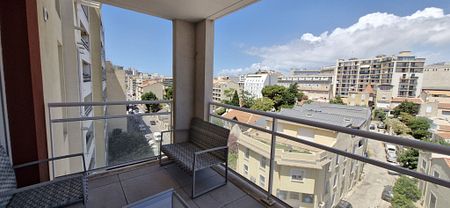 Appartement 1 pièces 38m2 MARSEILLE 10EME 800 euros - Photo 3