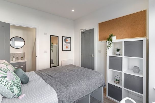 Manners #70 - Photo 1