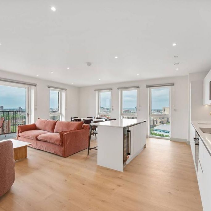 3 bedroom flat to rent - Photo 1