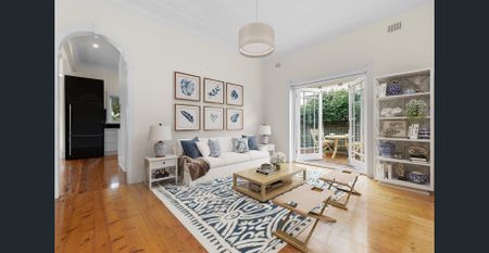 Beautifully renovated family haven with lush gardens - Photo 3