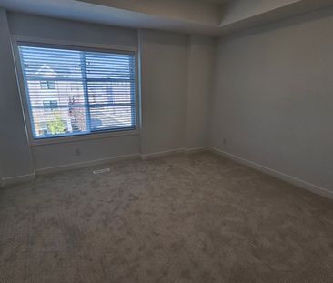 Spacious 3 Bed, 2.5 Bath Carrington Townhome | A/C | Double Garage ... - Photo 6