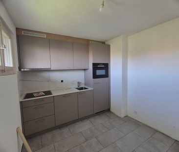 SEMSALES / Rue de l'Ecole 7 / 3,5 pièces au rez avec balcon - Photo 2