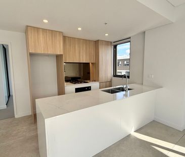 Modern Apartment Located In Ideal Location - Photo 3