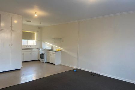 2 Bedroom Unit Located Between the City and the Sea ...... - Photo 2