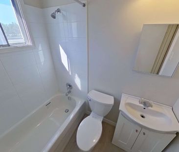 15 Theresa Cr, Unit 5, Kingston ON - Photo 3