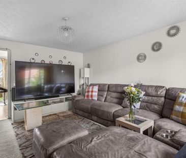 Vanguard Close, High Wycombe - Photo 1