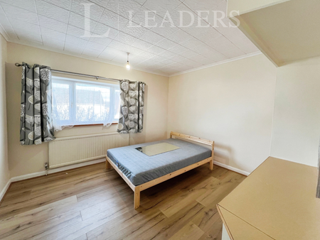 3 bedroom house to rent Western Avenue, Buckingham, Buckinghamshire, MK18 - Photo 4