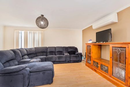 8 Toorna Place, - Photo 2