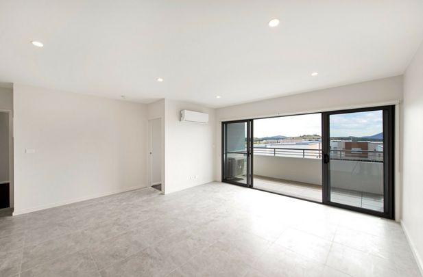 Top Floor Unit! - Photo 1