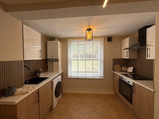 3 Bed Terraced House, St. Stephens Grove, SE13 - Photo 1