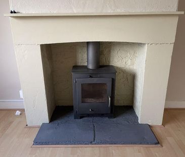 2 bedroom semi-detached house to rent - Photo 5