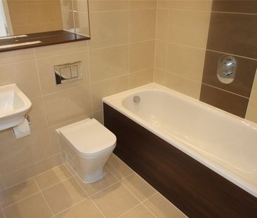 2 bedroom Flat in Cygnet House, Reading - Photo 4