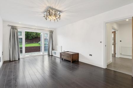 5 bedroom detached house to rent - Photo 5