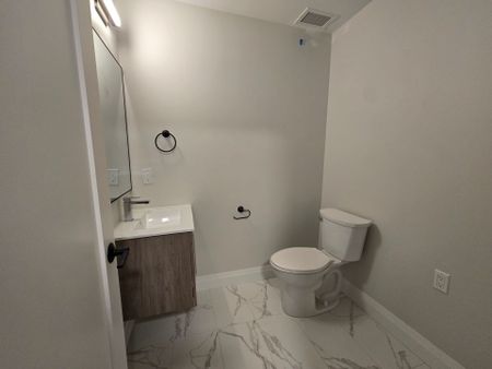 For Lease - 241 Front Street Unit# 206, Belleville, Ontario - Photo 5