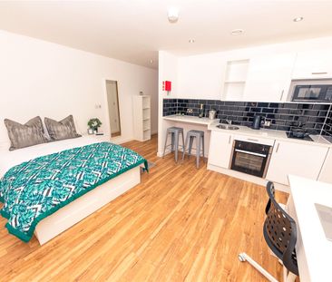 Studio to let in Liverpool - Photo 2