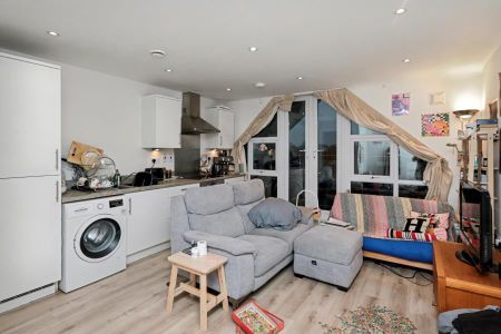2 bedroom flat to rent - Photo 3