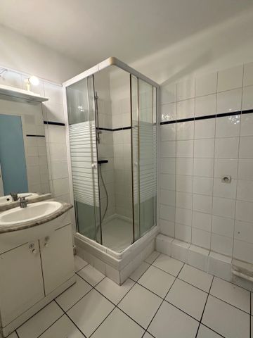 Location Appartement 3 pièces 55m² TOULON 83000 - Photo 5