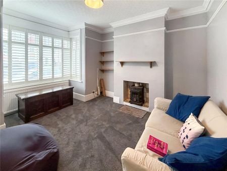 5 bedroom detached house to rent - Photo 3