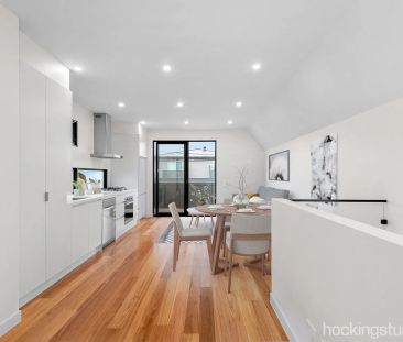 Modern townhouse with open plan living. - Photo 1