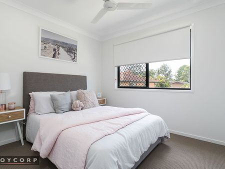 Modern 3-Bedroom Townhouse in a Desirable Location - Stylish & Spacious! - Photo 4