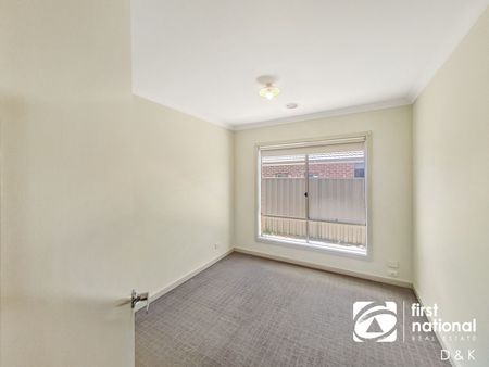 12 Montezuma Avenue, 3029, Truganina Vic - Photo 5