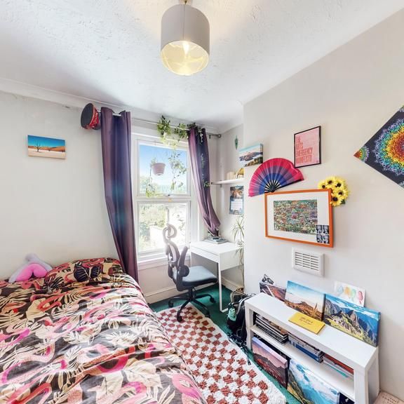 4 bedroom terraced house to rent - Photo 1