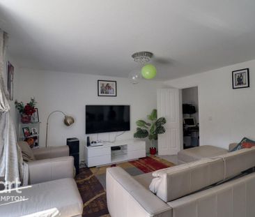 4 bedroom semi-detached house to rent - Photo 1